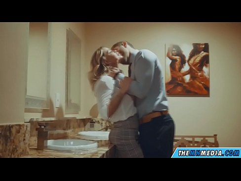 ❤️ Коли грудаста блондинка спокушає вас у громадському туалеті ❌ Порно-відео на порно uk.taxiklass.ru